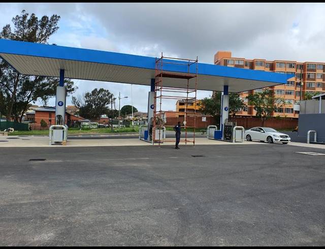 BUSINESS PROPERTY TO RENT IN OVERPORT